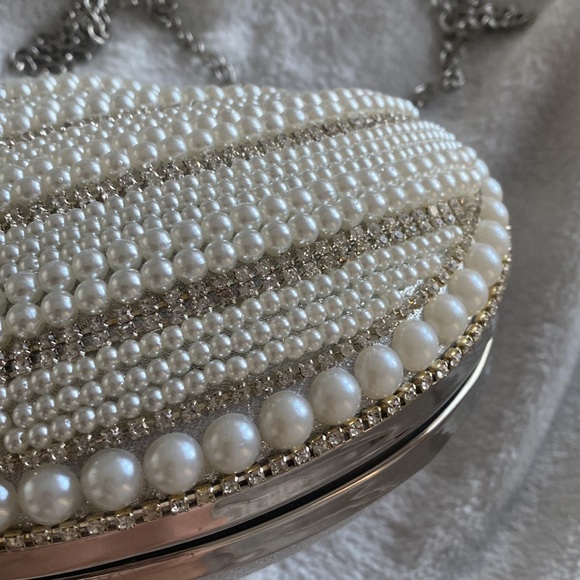 ALESSIA PEARL AND STONE BRIDAL CLUTCH PURSE - Picture 7 of 8